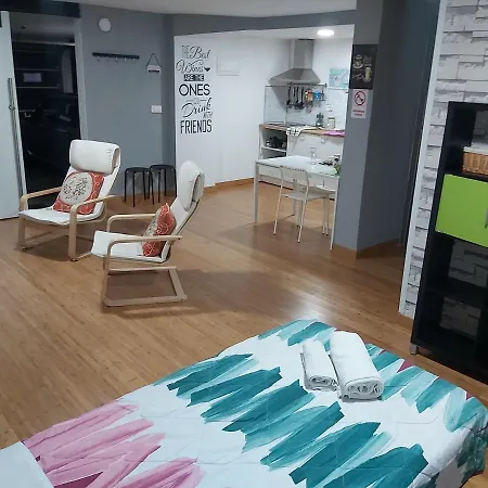 Loft Cruz, Acoran