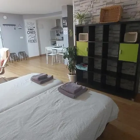 Loft Cruz, Acoran *