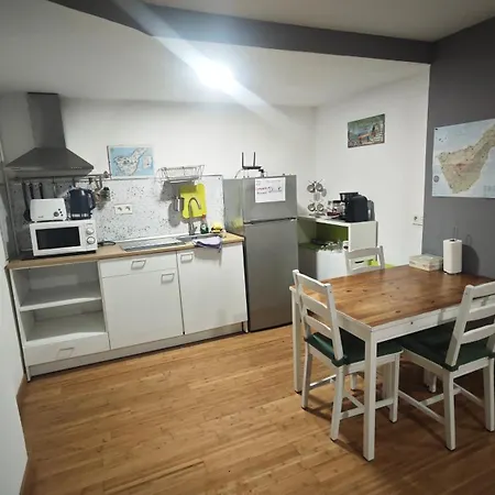 Loft Cruz, Acoran *